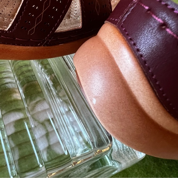 Size 7 Leather Summer sandals wedge Slip on Mules brown lightweight, like new. - Picture 11 of 12